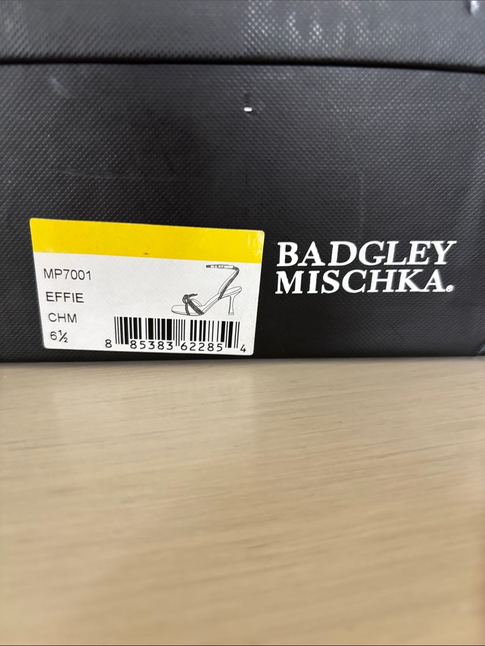 Badgley Mischka Jewel Rhinestone Bow
Heels Silver Ankle Strap Sandals 6.5 - Picture 8 of 10